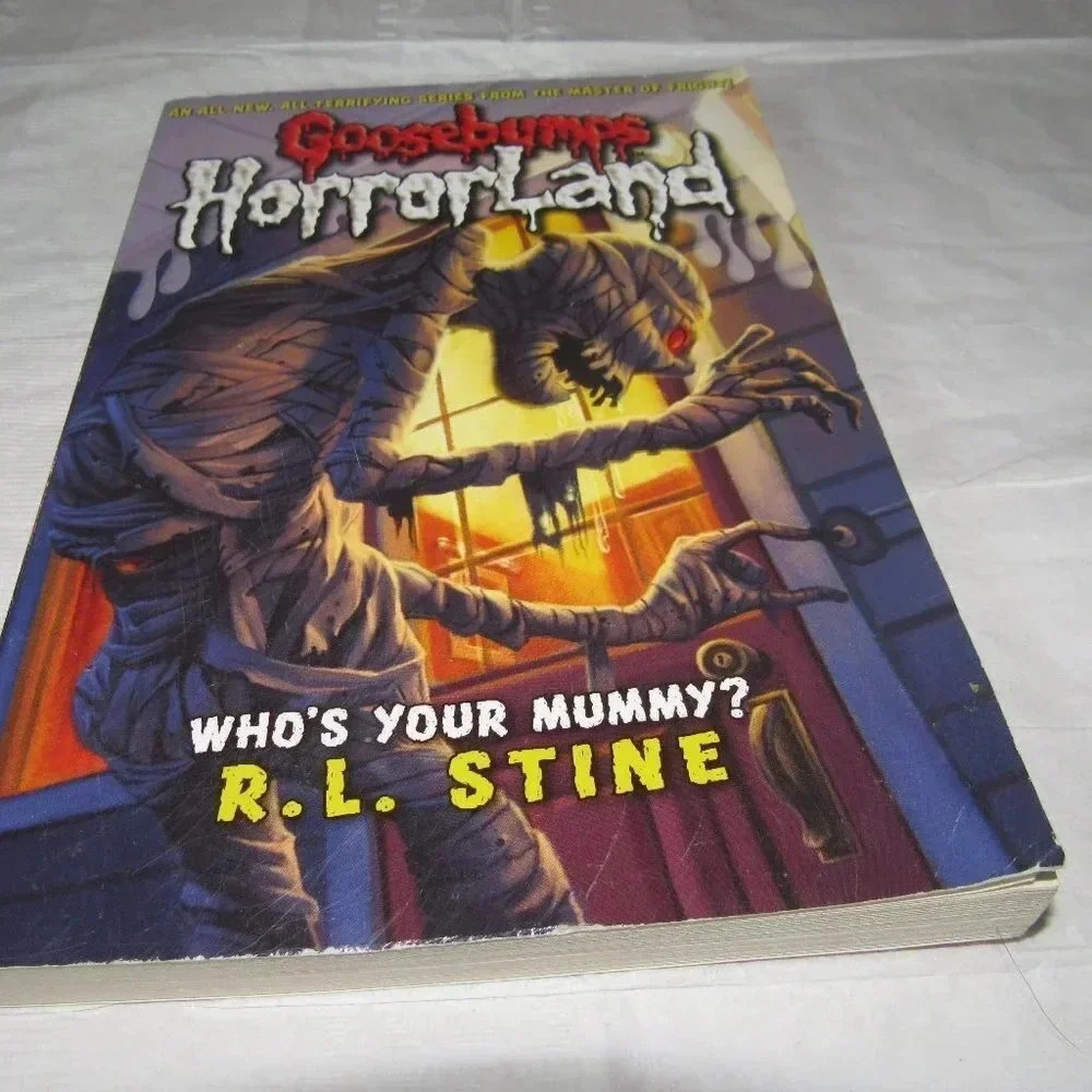 R.L. Stine Goosebumps HorrorLand WHO’S YOUR MUMMY? Chapter Kids Book (#6)